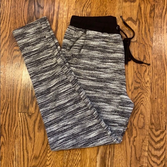 Forever 21 Black and White Drawstring Joggers. - Picture 2 of 8